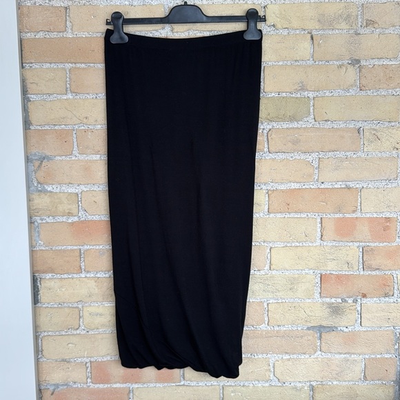 Velvet by Graham & Spencer Black Skirt - Picture 3 of 4